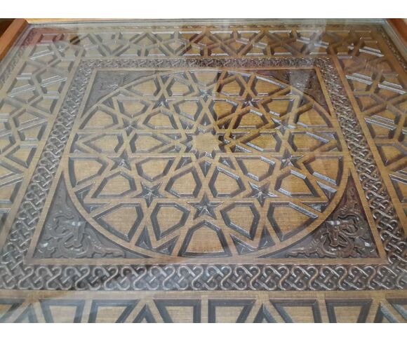 طاولة صغيرة