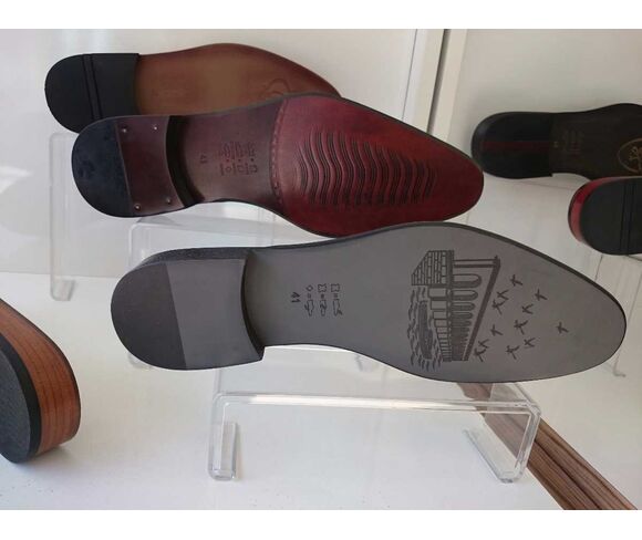 Shoe