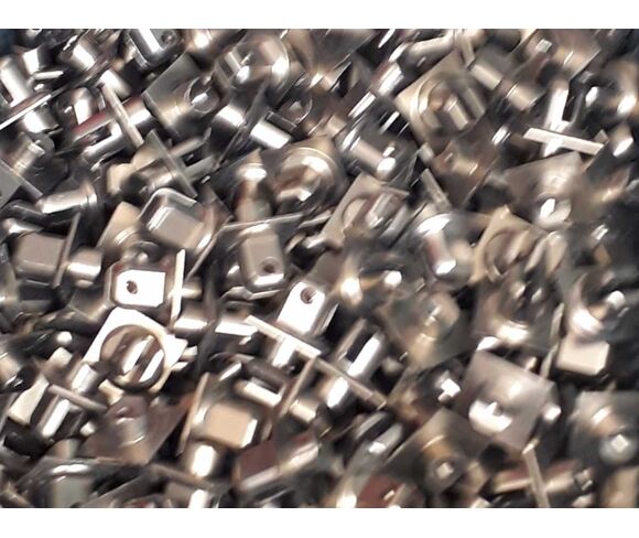 Hardware / Armaturen / Artikel aus unedlen Metallen