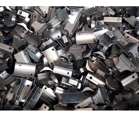 Hardware / Armaturen / Artikel aus unedlen Metallen