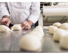 سمانيولو خبز القمح والدقيق